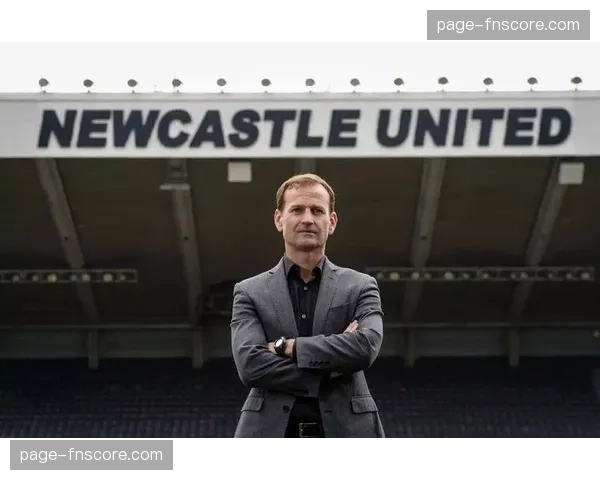 多家媒体:曼联新老板拉特克利夫爵士将亲自推动俱乐部架构改革 多家媒体:曼联新老板拉特克利夫爵士将亲自推动俱乐部架构改革